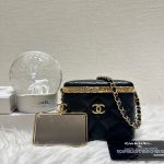 054522 Chanel 22s mini vanity 2022 limited edition