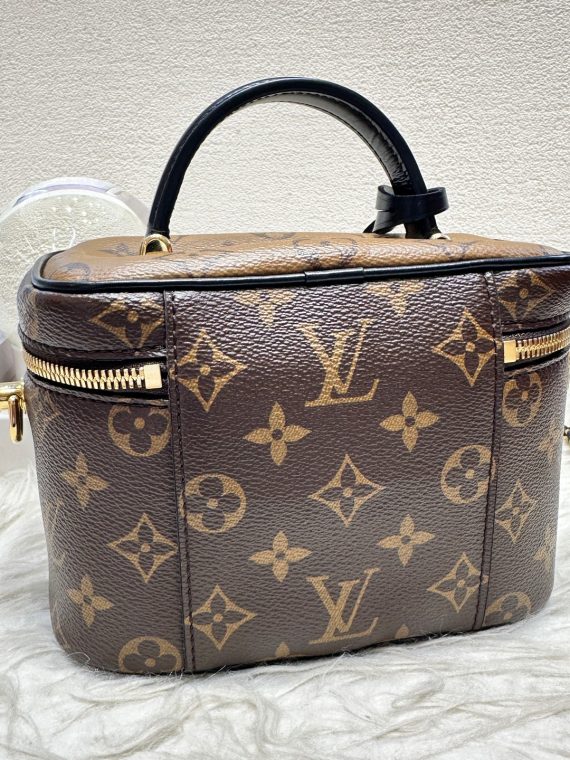 HB20426 LV double color vanity microchipped