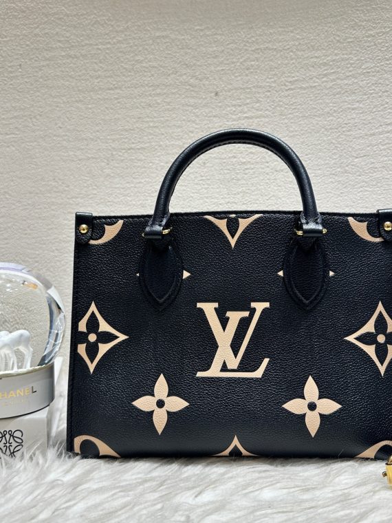 HB20565 LV ONTHEGO black and white microchipped