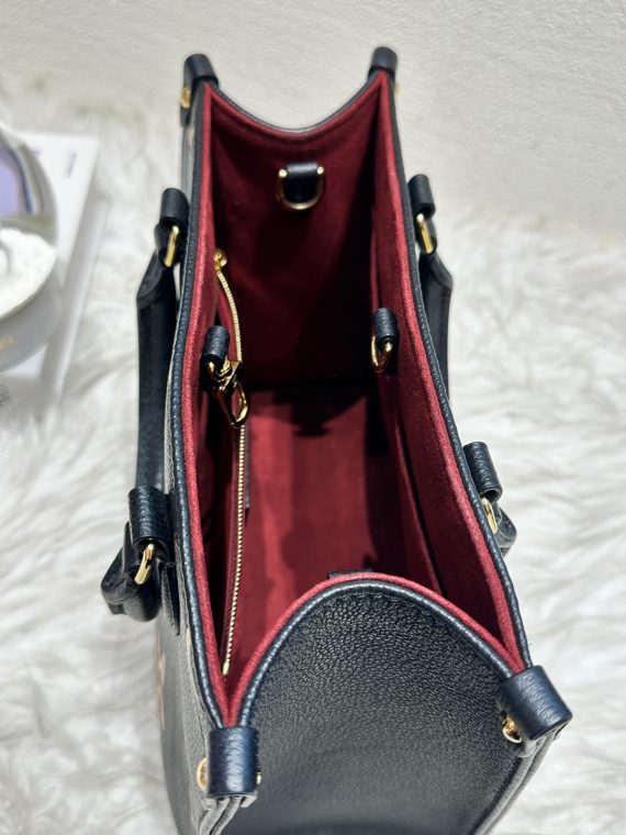 HB20565 LV ONTHEGO black and white microchipped