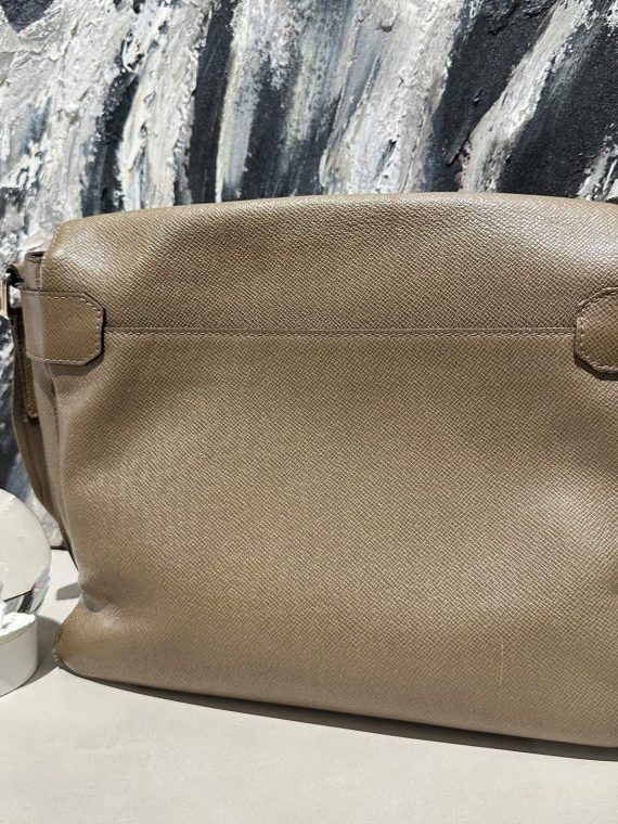 Preloved Lv messenger bag 13088