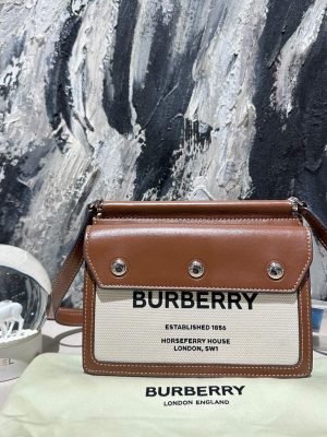 Preloved Burberry messenger bag title 13160