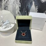 HB13985 Van Cleef & Arpels Carnelian Medieum Necklace